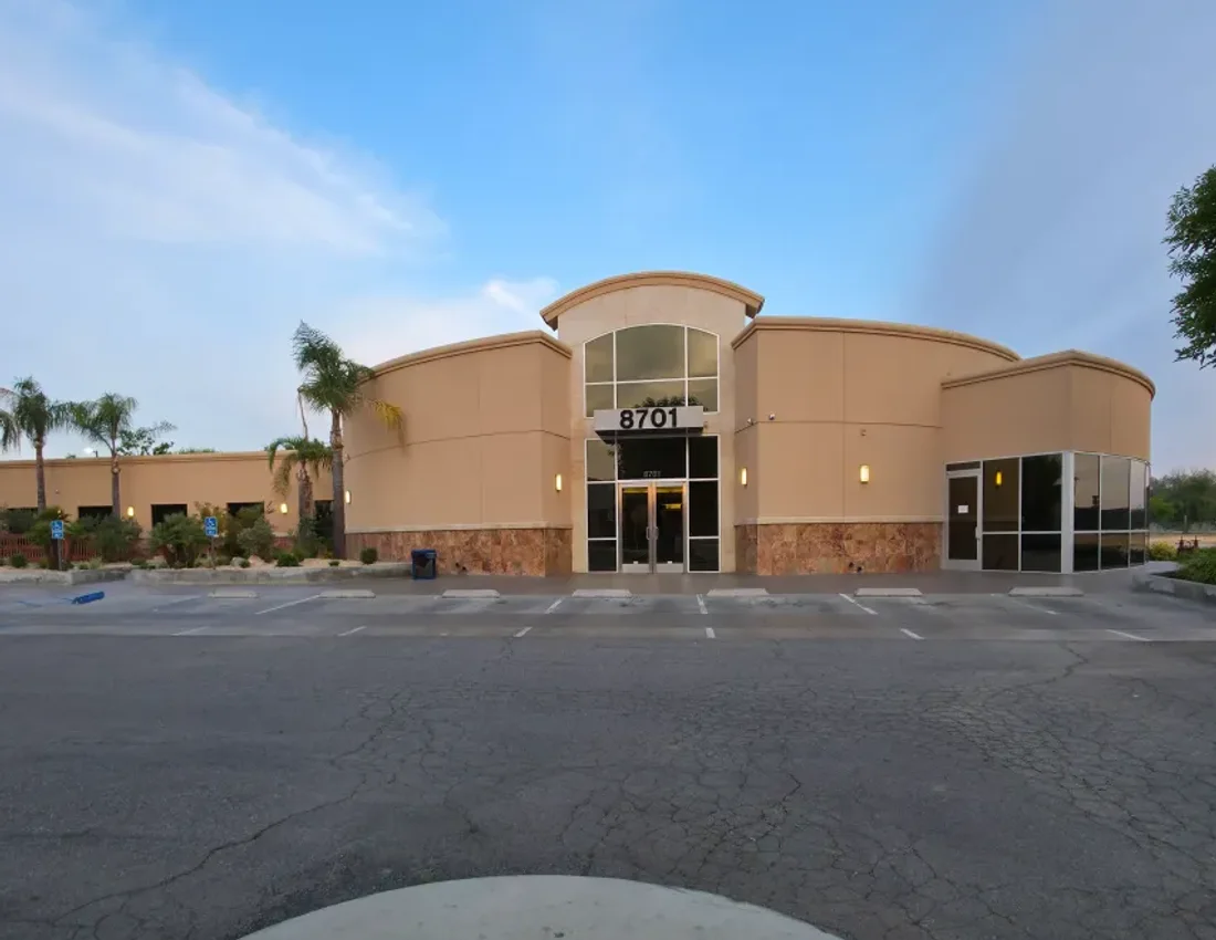 Capital Dental Group building exterior in Bakersfield, CA